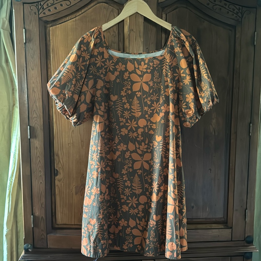 EUC FLORAL PORRIDGE SHORT BUBBLE SLEEVE MIDI SWING DRESS WITH POCKETS!